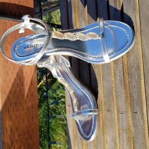 Perfect Bridesmaids or night out sling back low heal sandal shoes 💃🏼